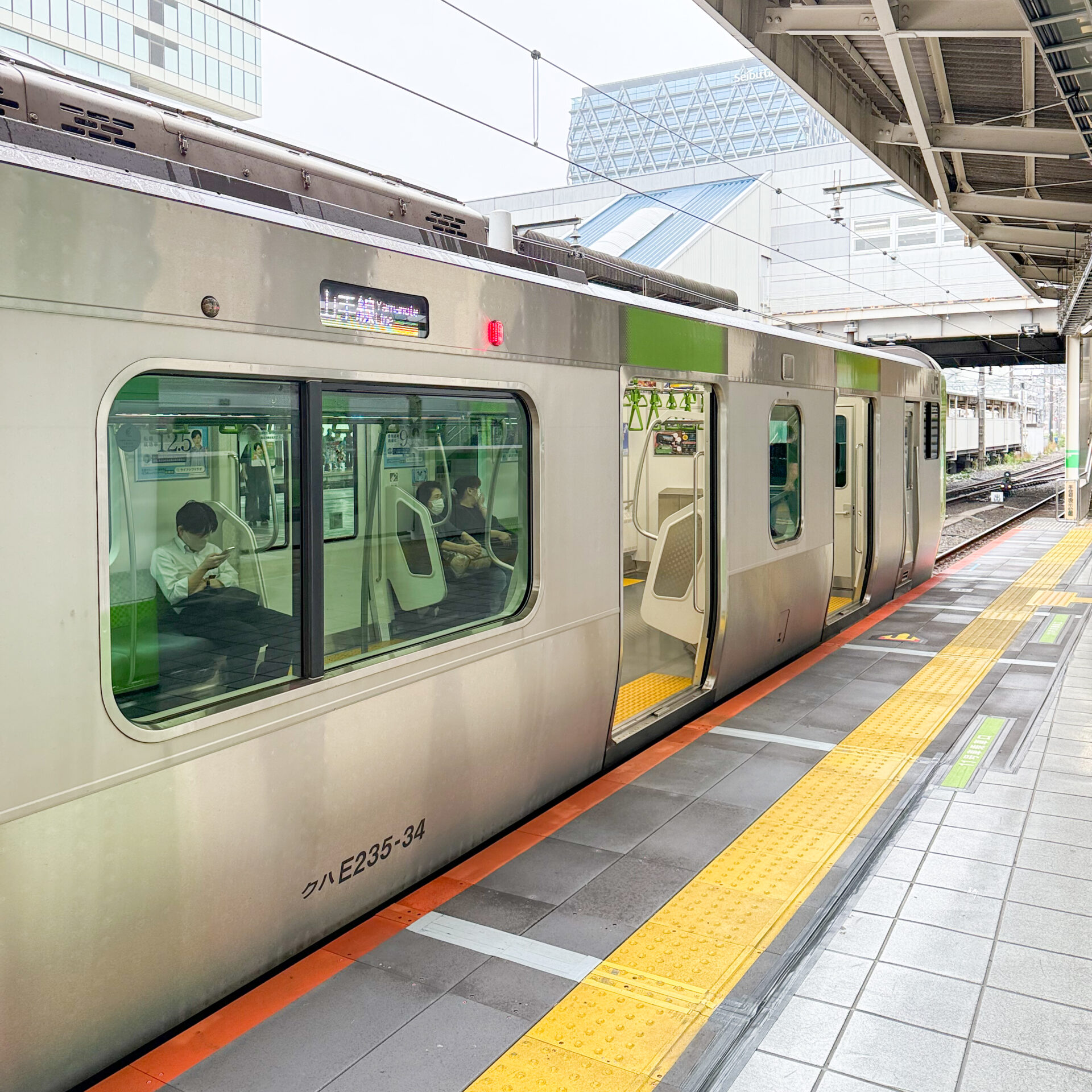 池袋駅山手線ホーム