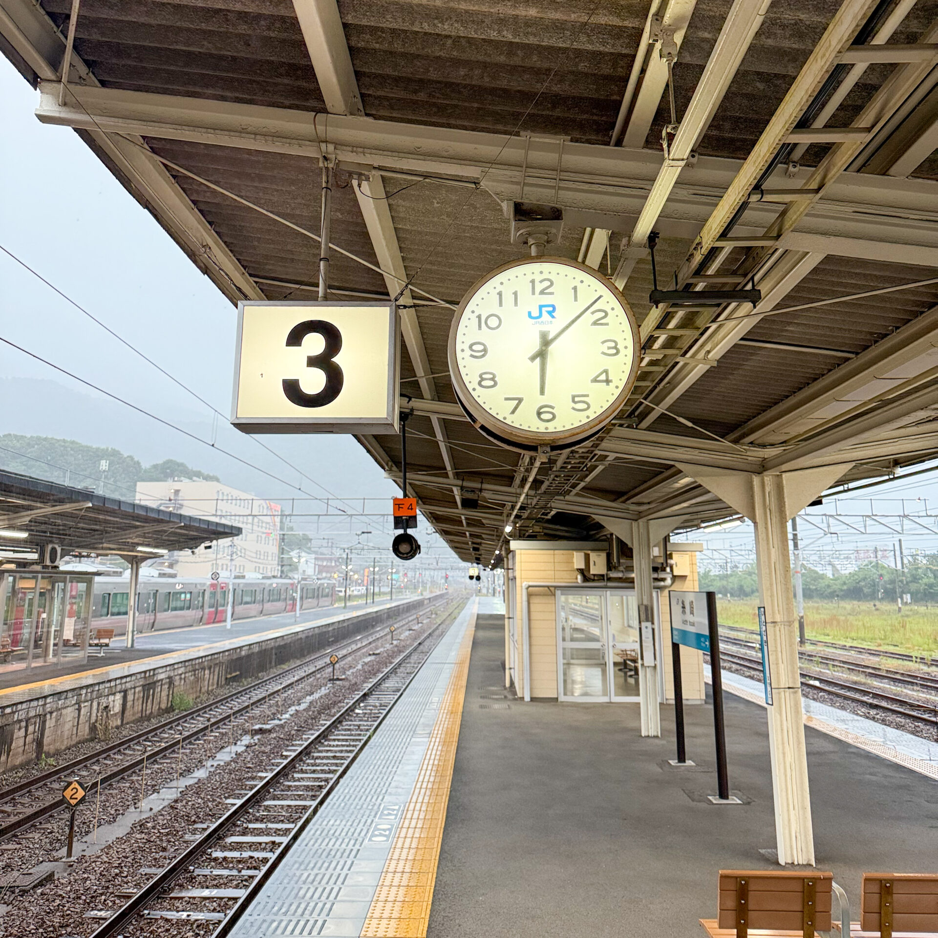 糸崎駅ホーム