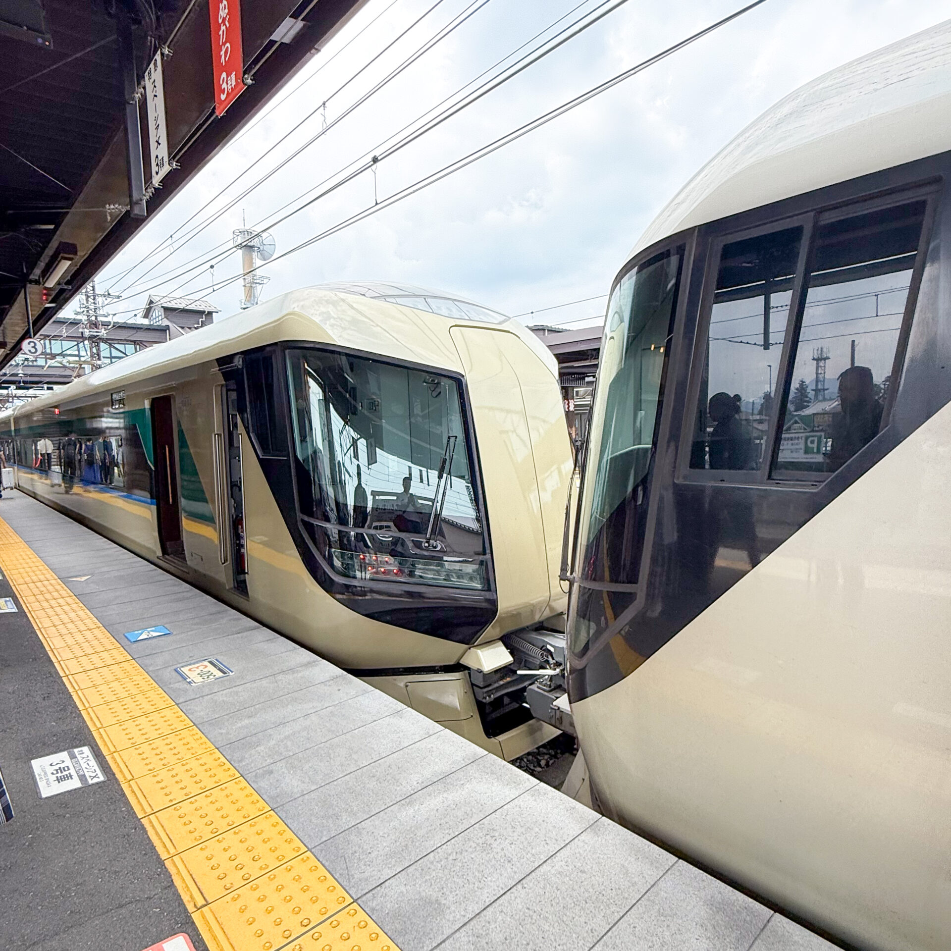 リバティ会津とリバティけごんの切り離し下今市駅にて
