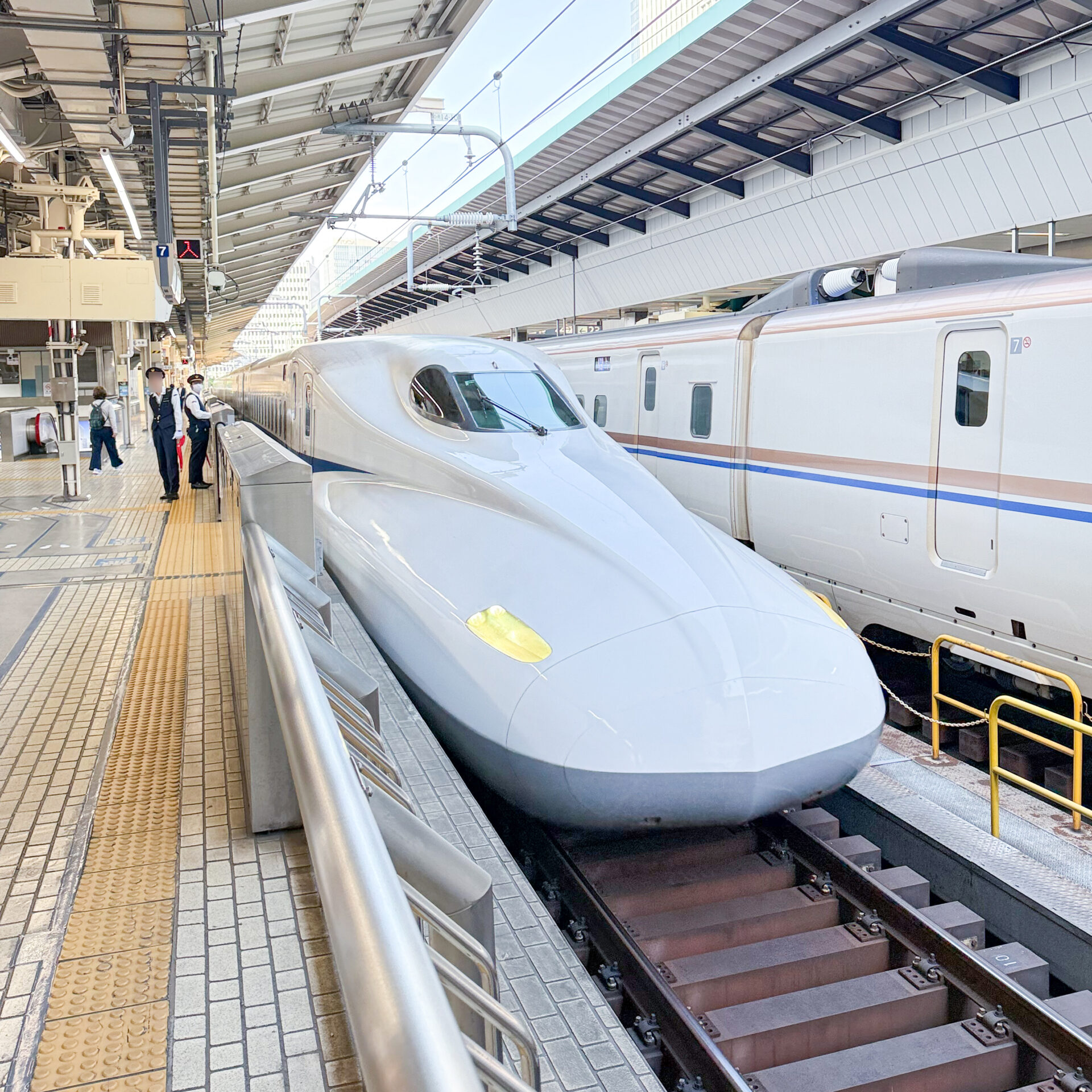 新幹線N700S系東京駅にて