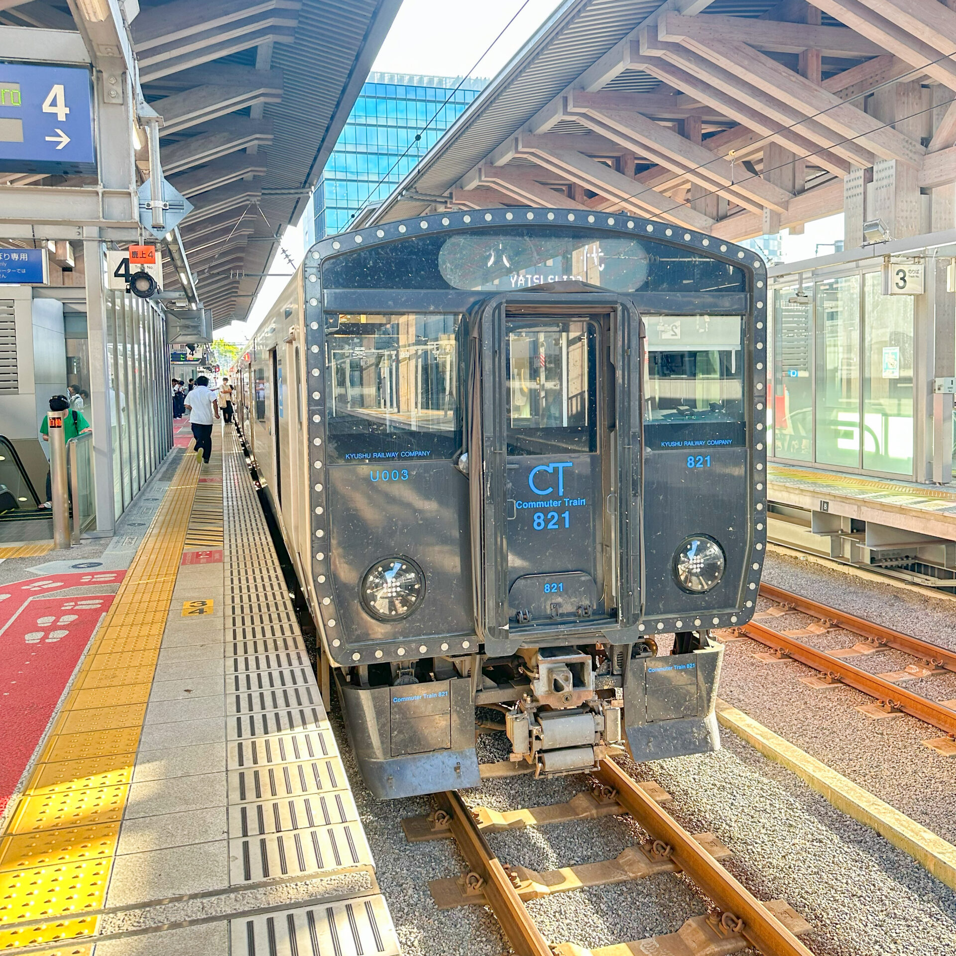 鹿児島本線普通列車熊本駅にて