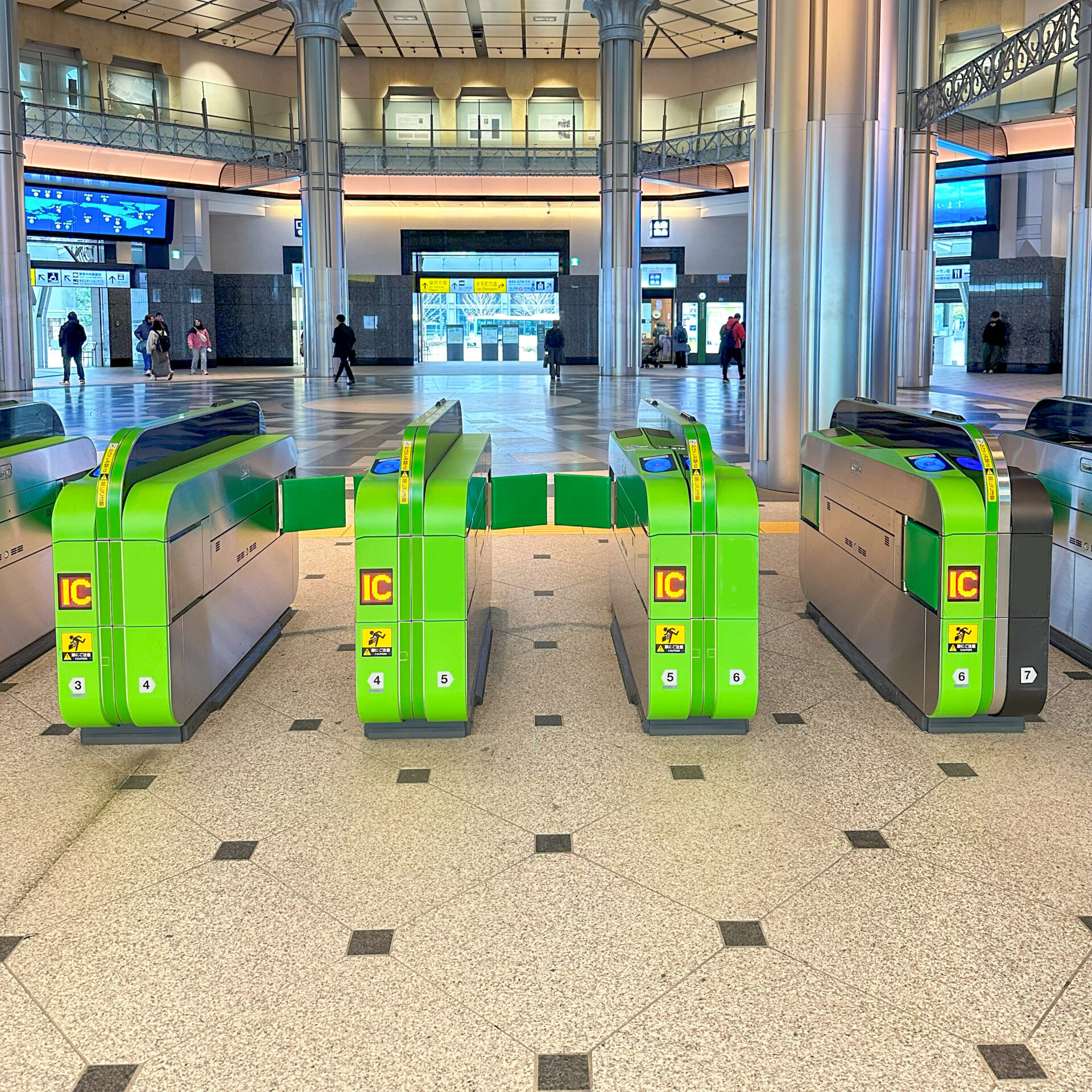 JR東京駅丸の内北口改札