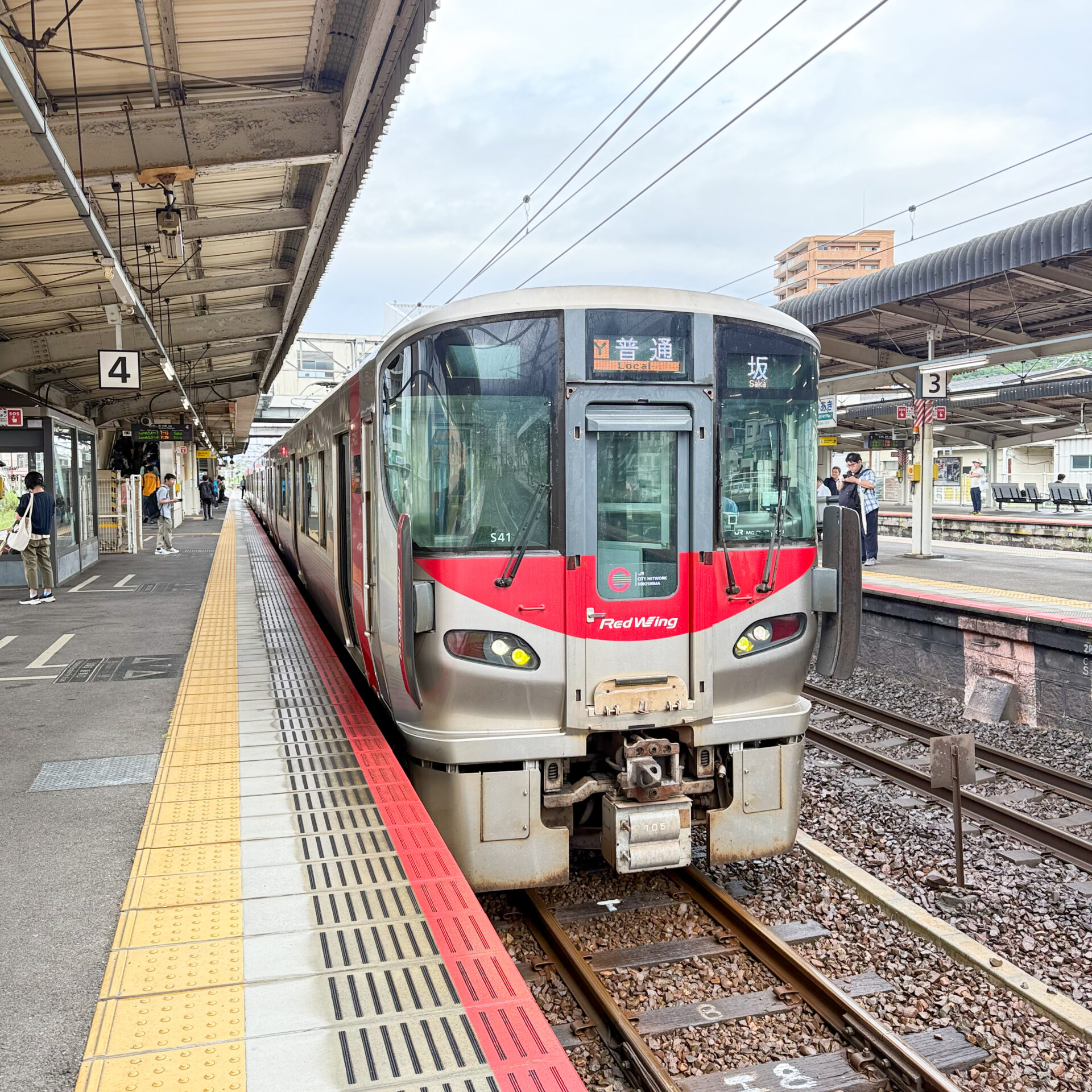 呉線普通列車海田市駅にて