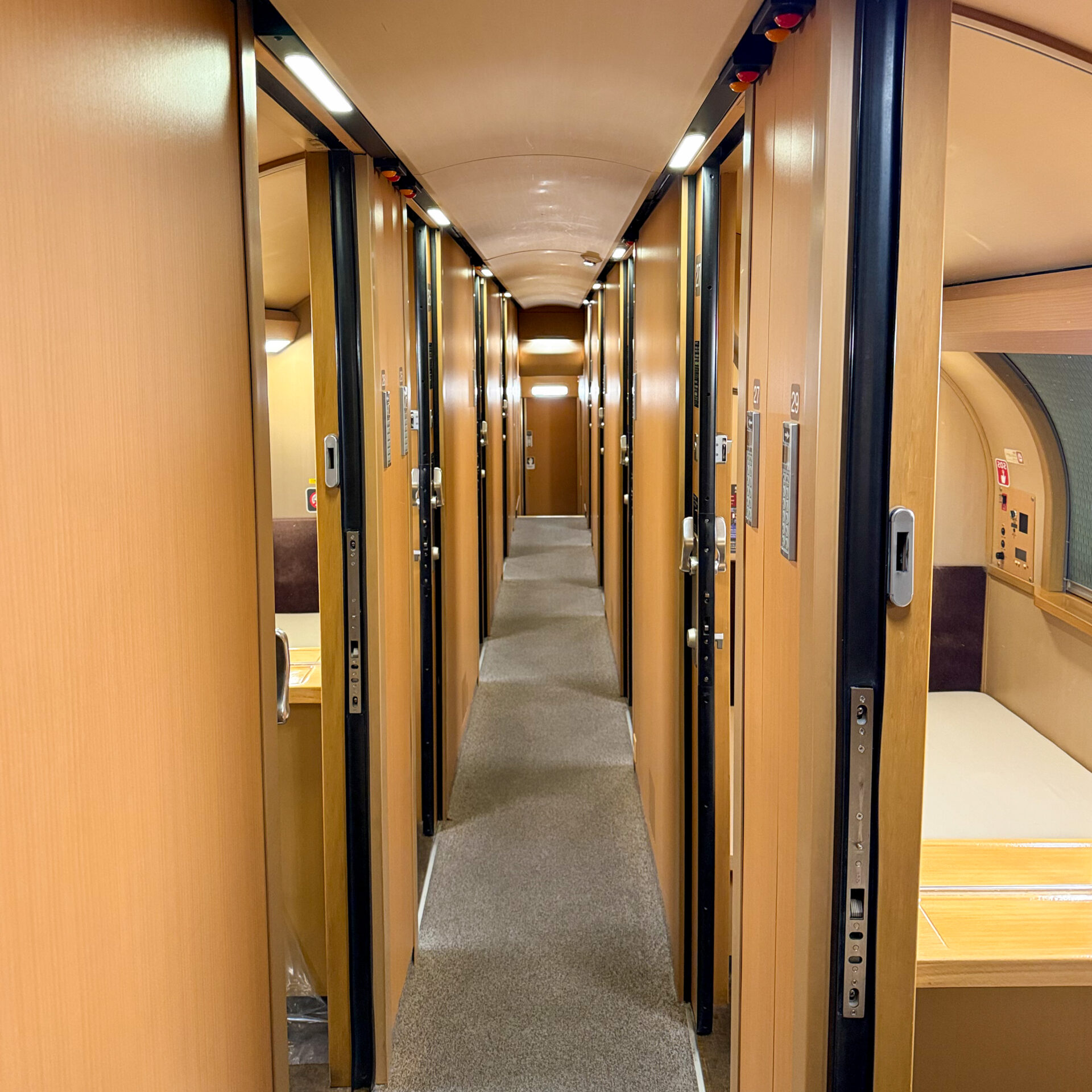 サンライズ瀬戸・出雲シングル