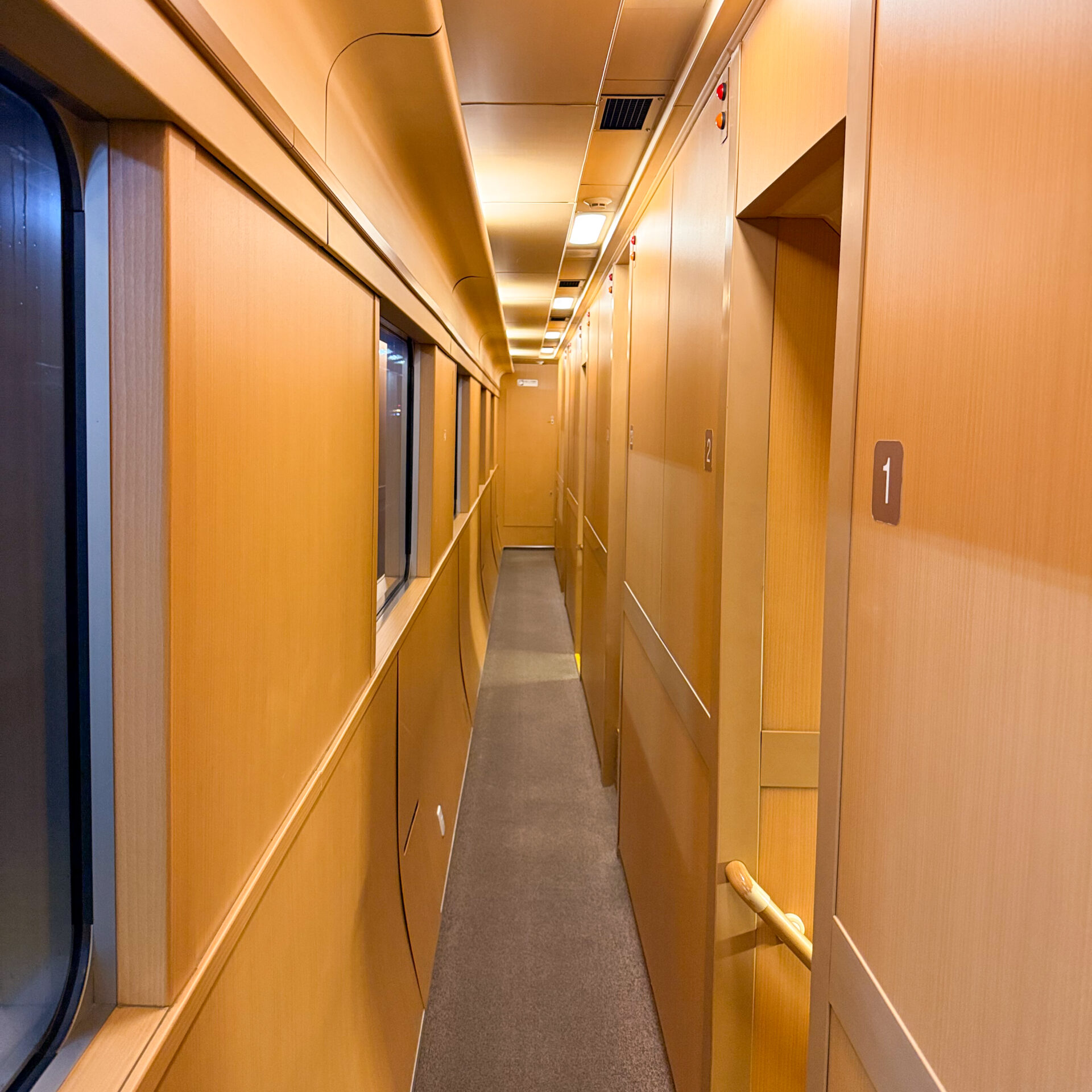 サンライズ瀬戸・出雲サンライズツイン