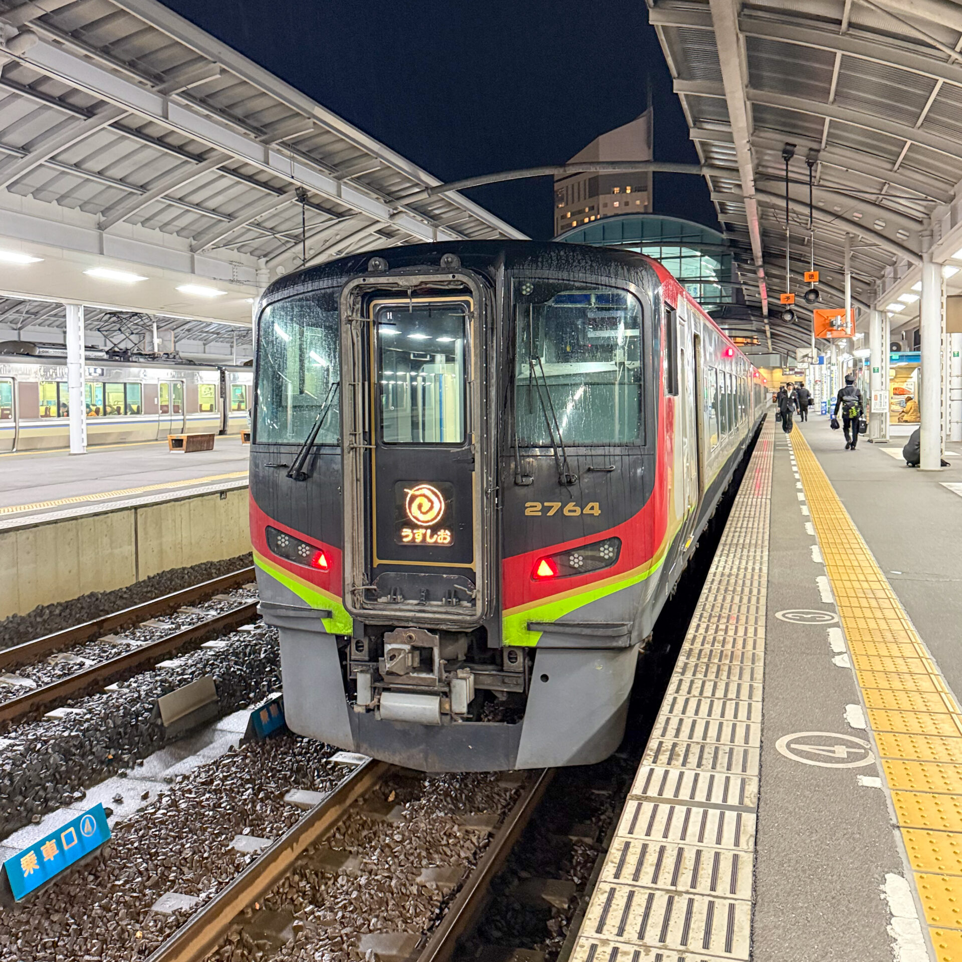 特急うずしお号高松駅にて