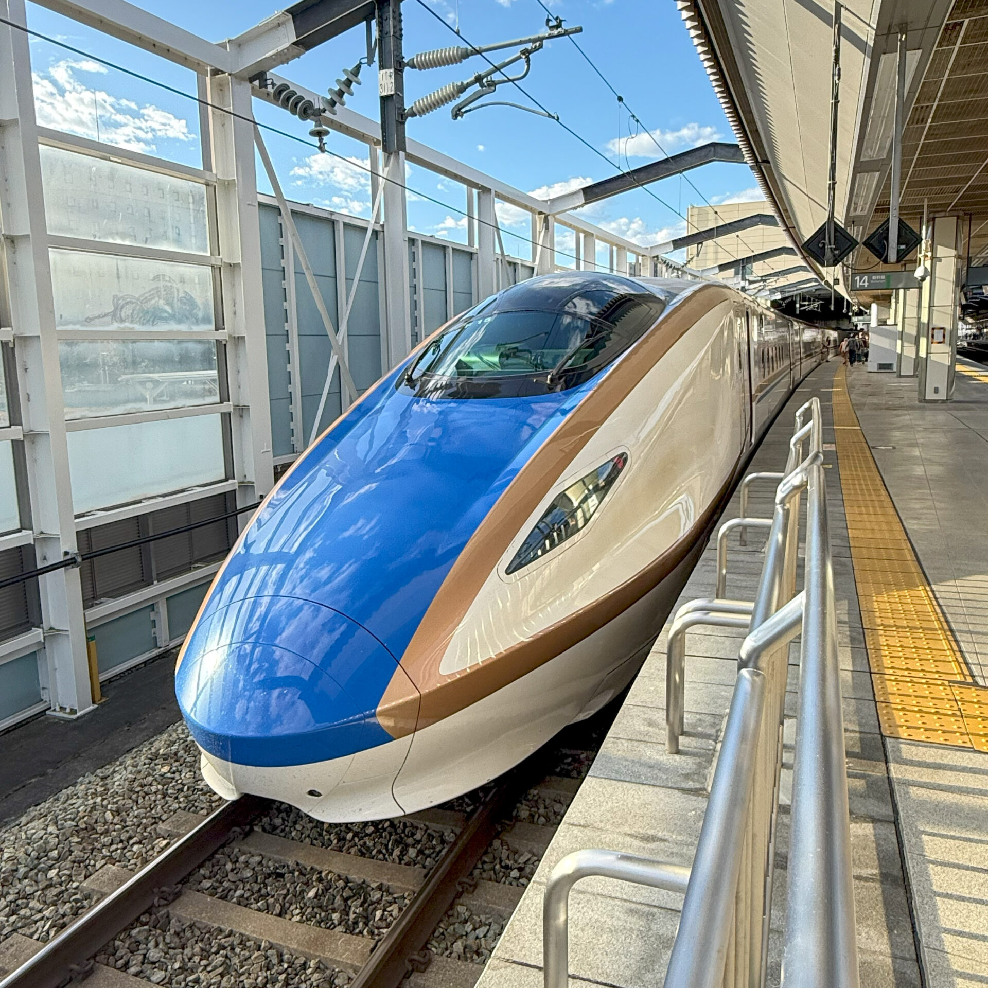 新幹線E7系長野駅にて