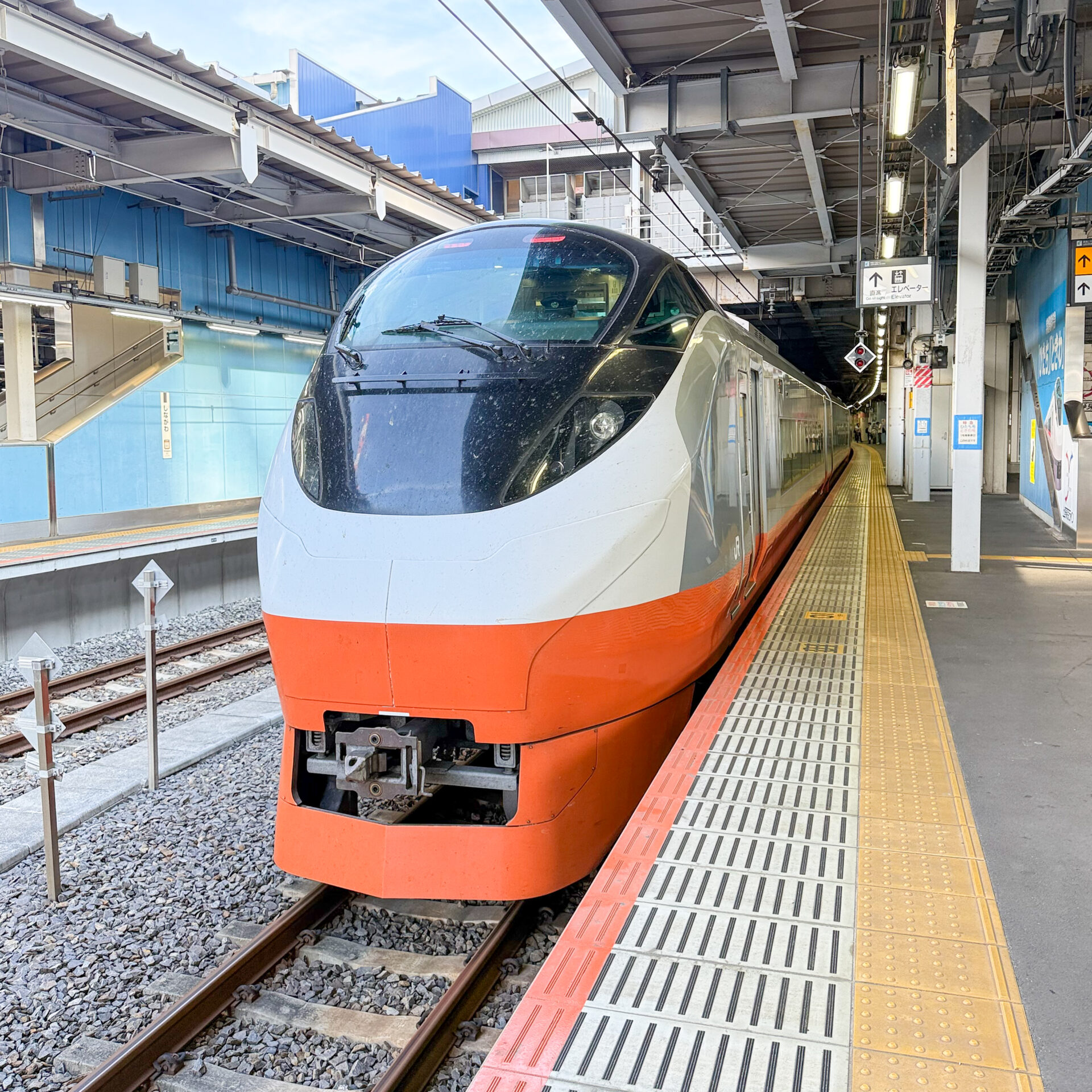 E657系品川駅にて