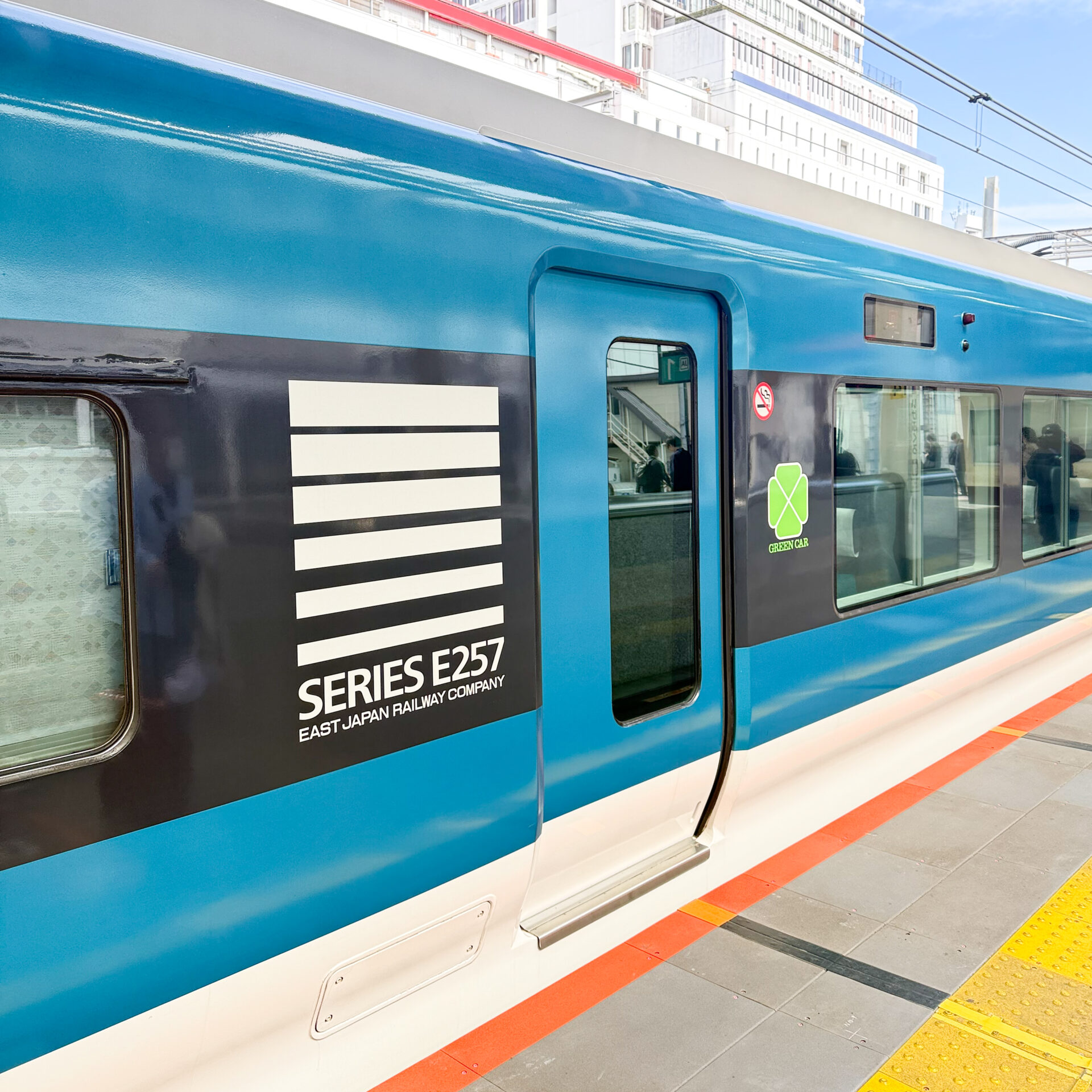 E257系電車グリーン車出入口