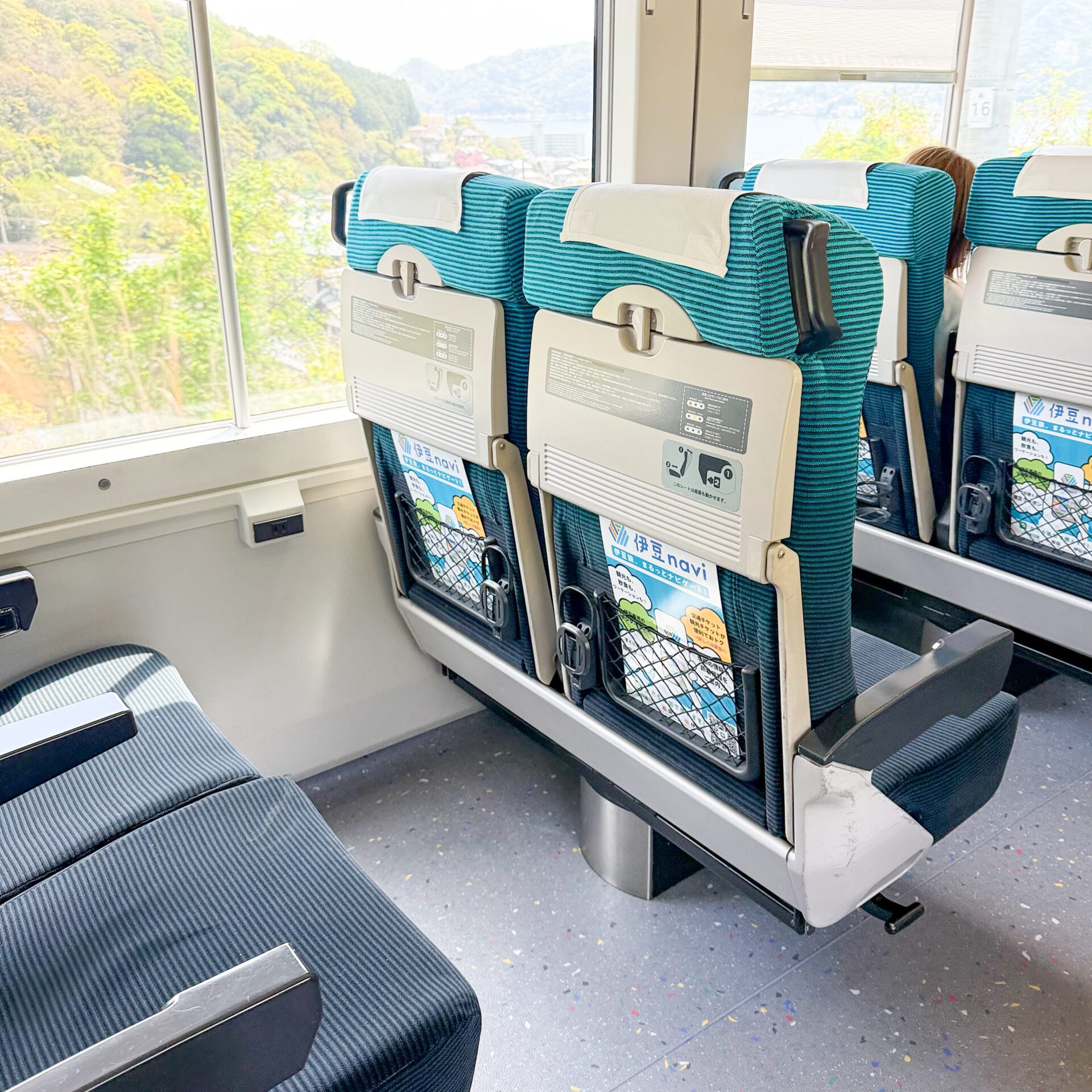 E257系電車普通車車内