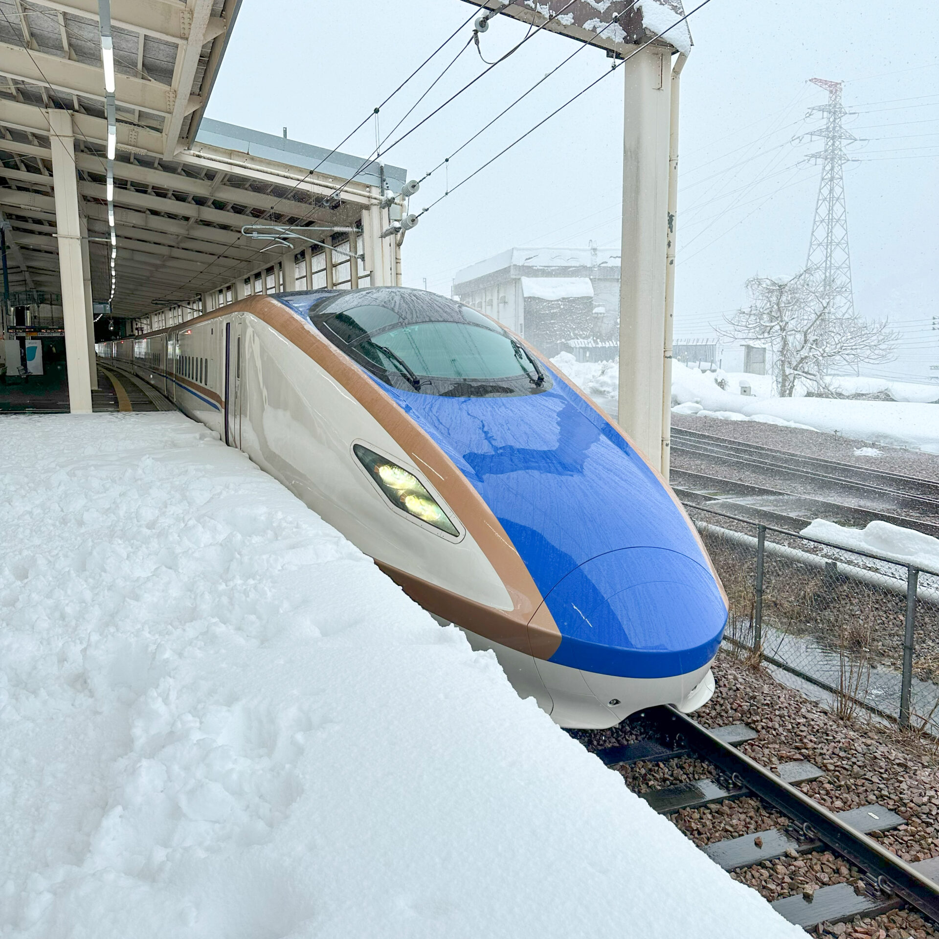 上越新幹線たにがわ号ガーラ湯沢駅にて