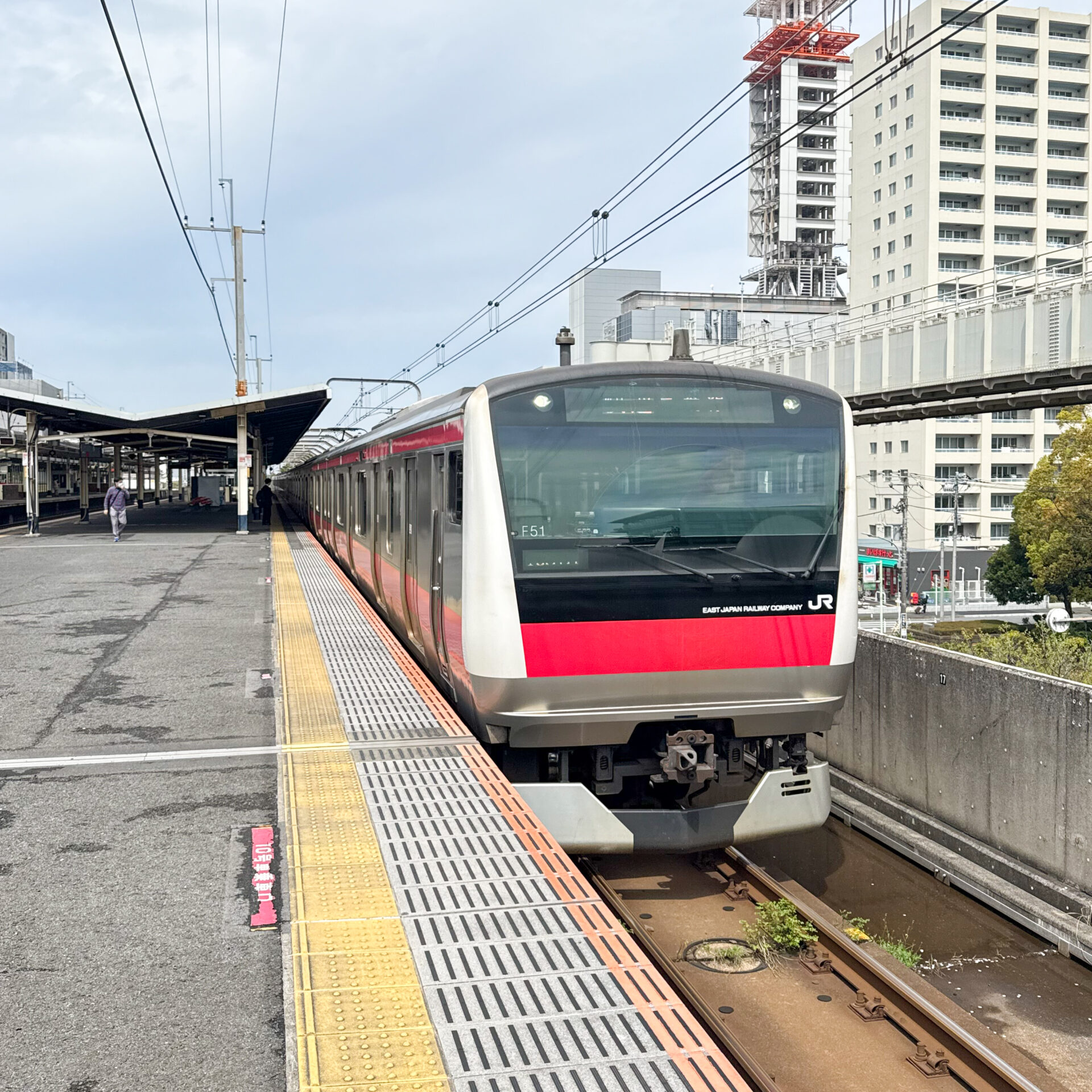 千葉みなと駅ホーム