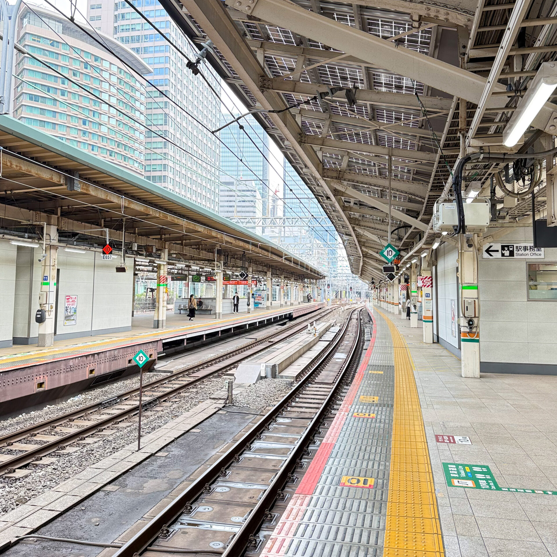 東京駅9番線ホーム