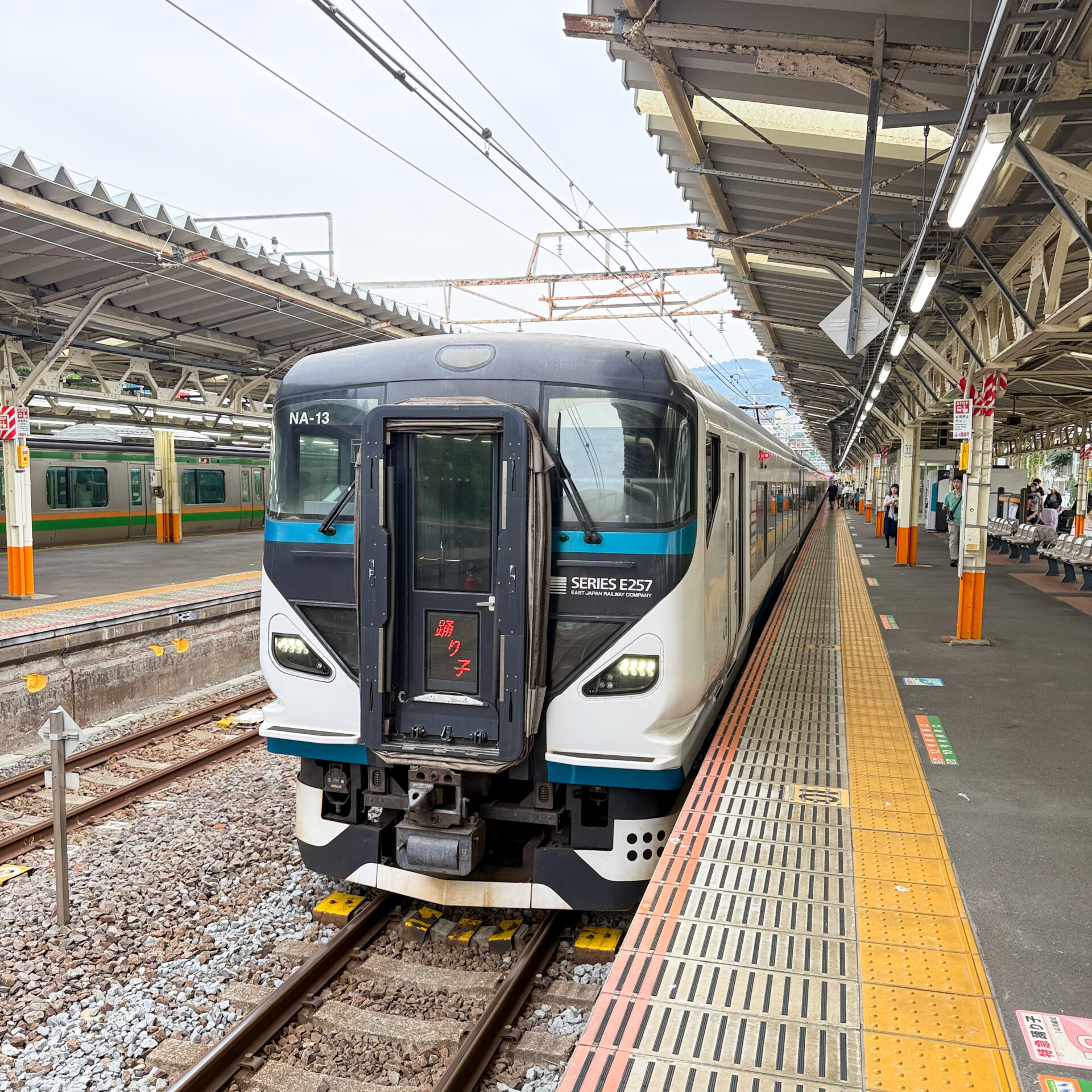特急踊り子号熱海駅にて