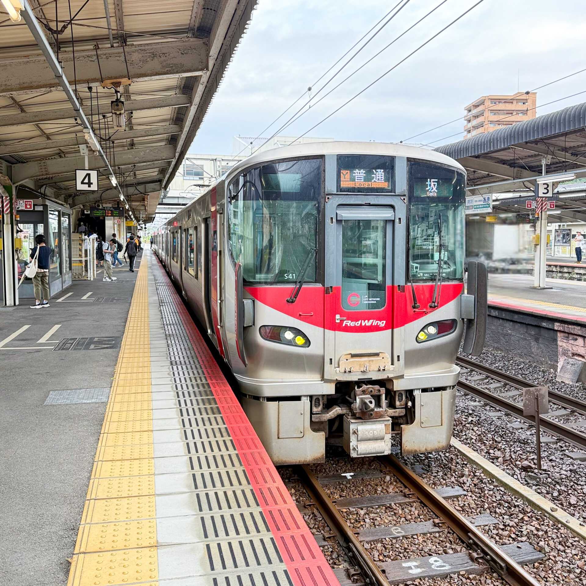 呉線普通列車海田市駅にて