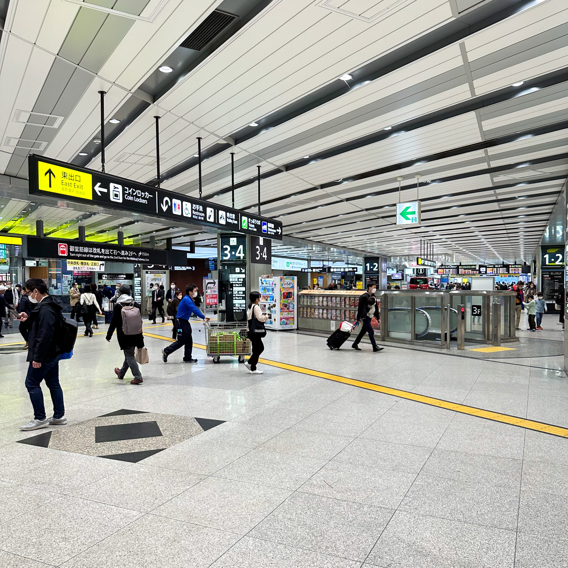 新大阪駅コンコース